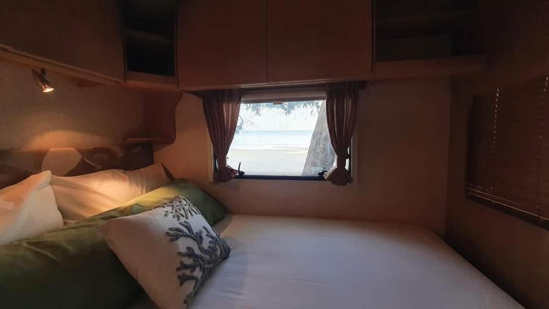 Maliblues Bed & Art Gallery Chumphon Eksteriør billede