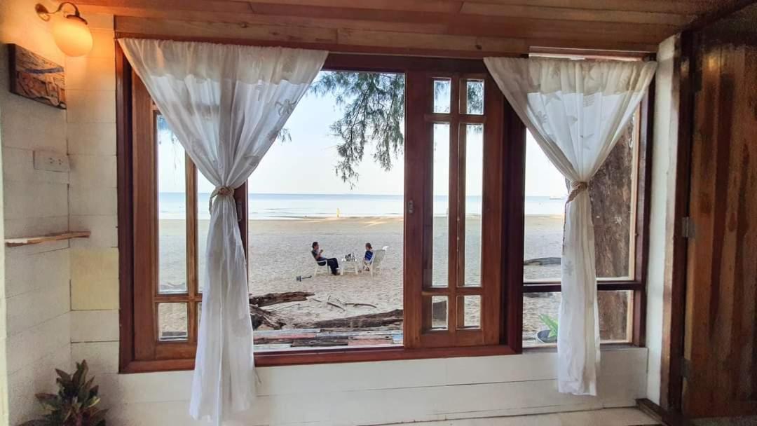 Maliblues Bed & Art Gallery Chumphon Eksteriør billede