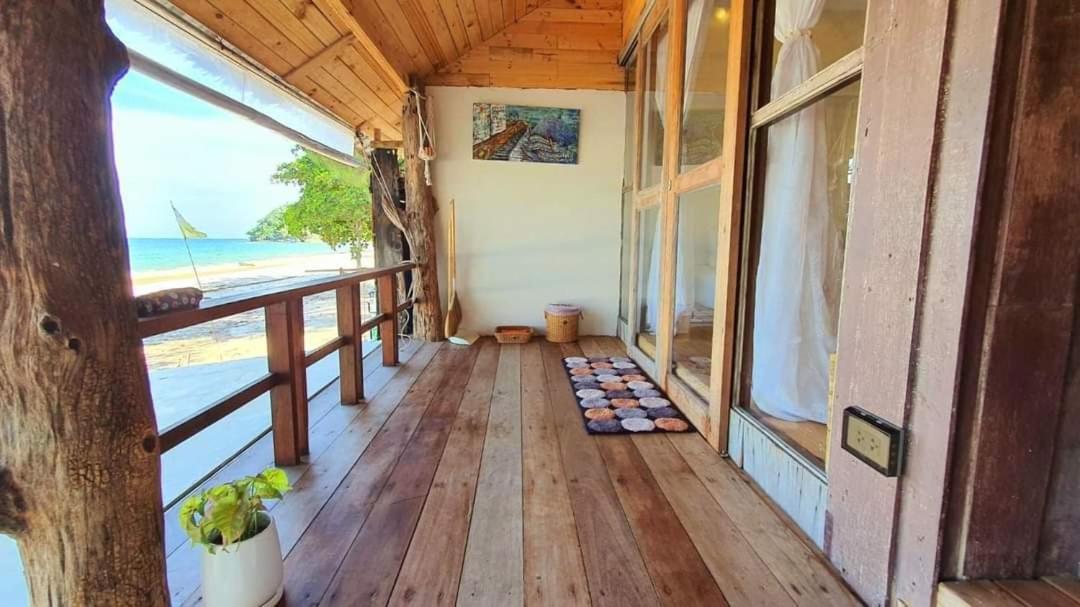 Maliblues Bed & Art Gallery Chumphon Eksteriør billede