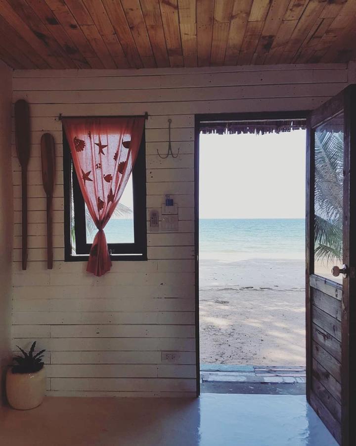 Maliblues Bed & Art Gallery Chumphon Eksteriør billede