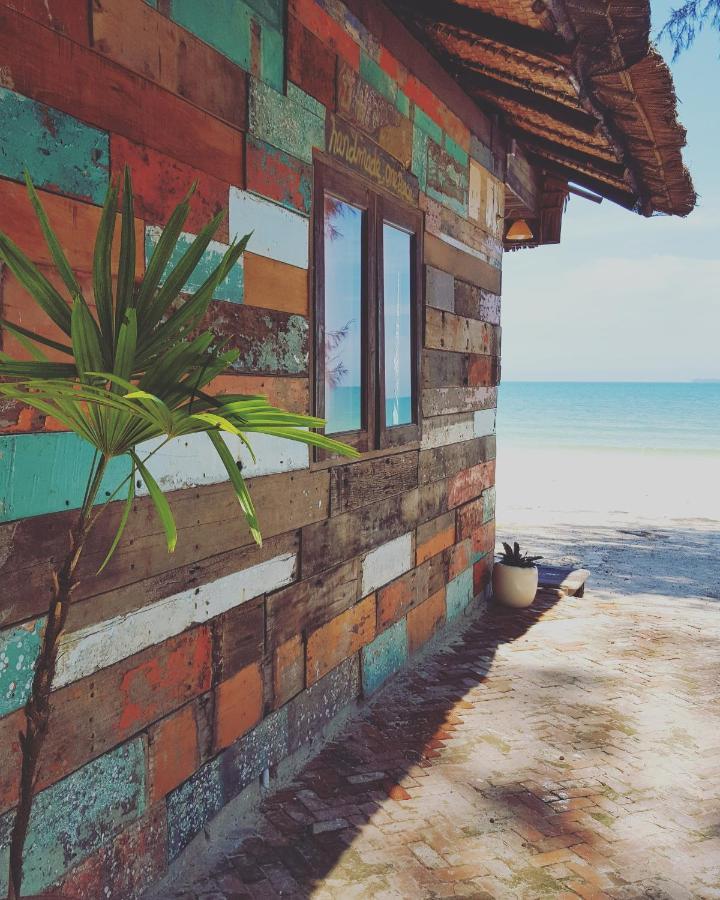 Maliblues Bed & Art Gallery Chumphon Eksteriør billede